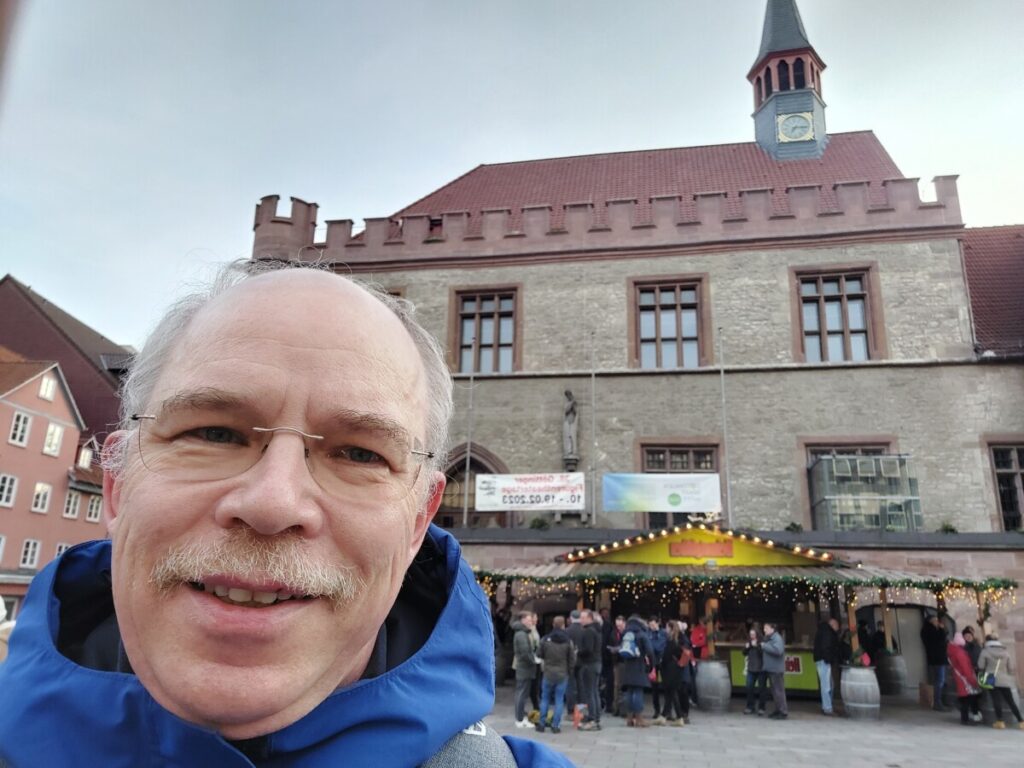 Michael vor dem Göttinger Rathaus