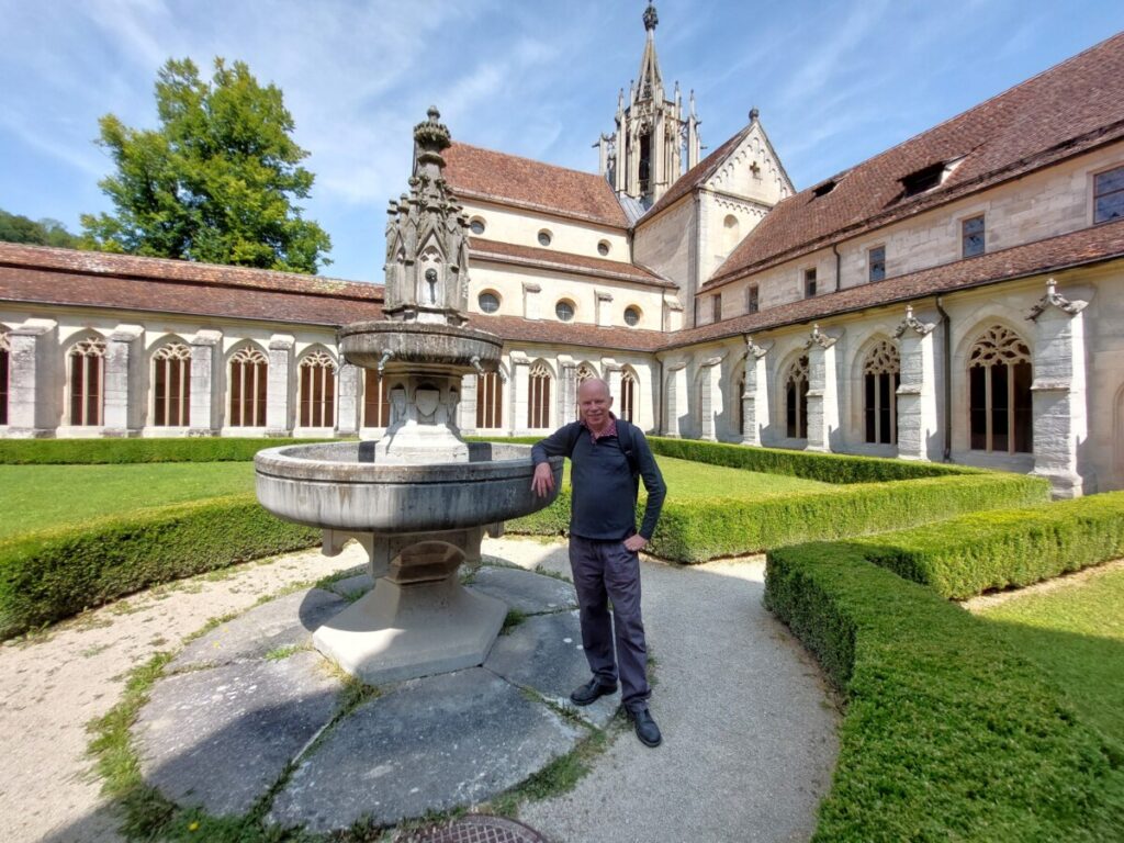 Michael im Hof des Kreuzgangs des Kloster Bebenhausen