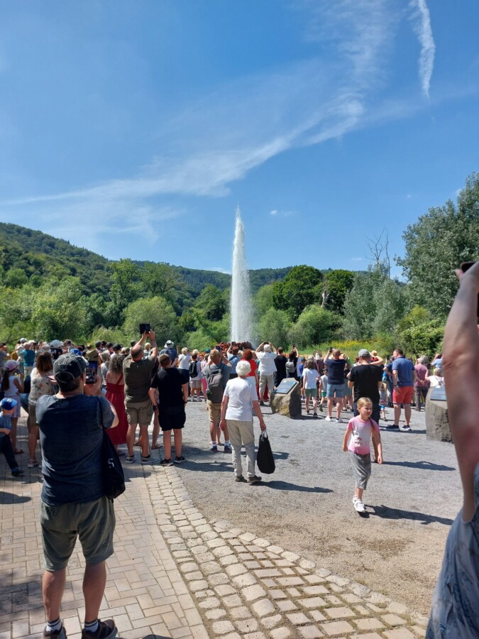 Der dritte Tag mit einem Geysir und dem Rhein